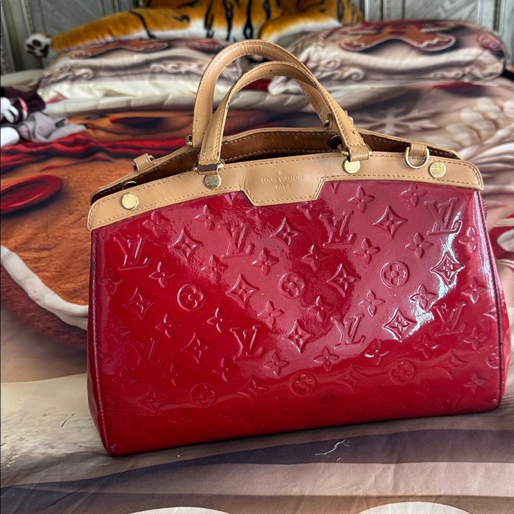 Louis Vuitton Red vernis and Tan Patent Leather Satchel - Picture 4 of 17